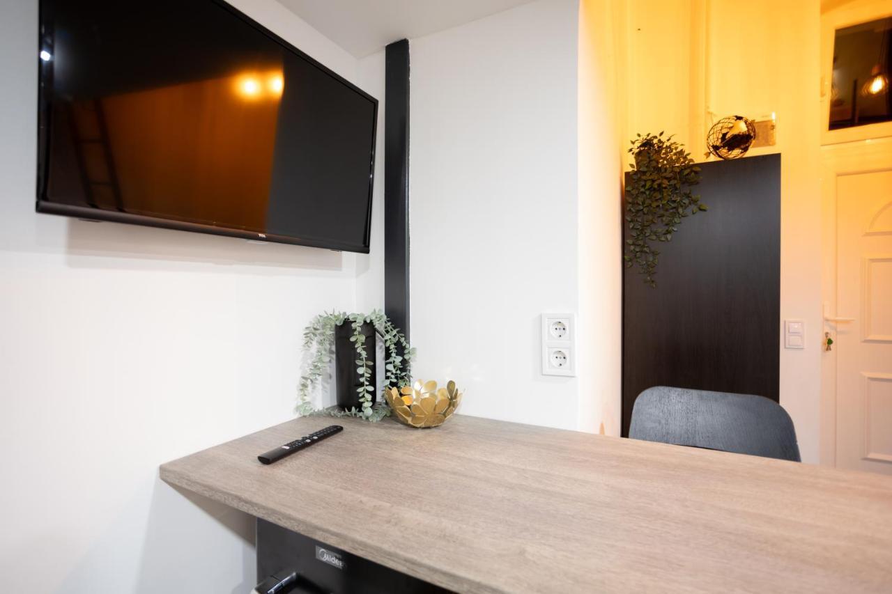 Green Goblin Apartment With Free Private Parking Budapeste Exterior foto
